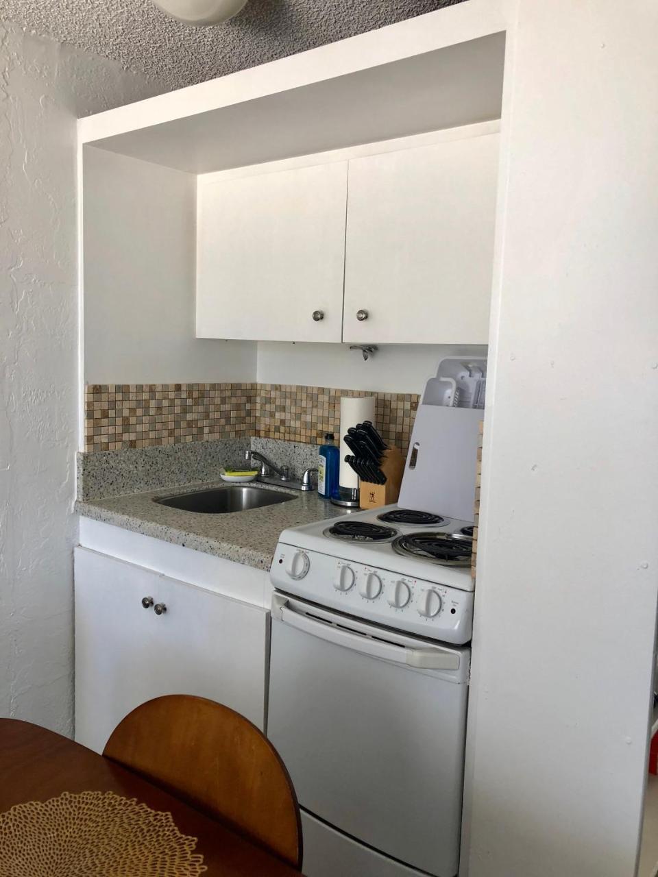 Private Studio In The Heart Of Waikiki Apartment Хонолулу Екстериор снимка
